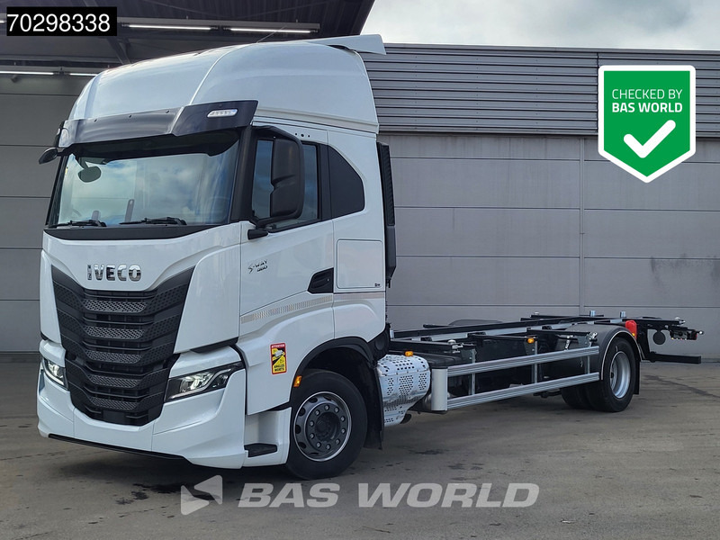 Iveco S-Way 460 4X2 NEW !! BDF Automatic Full air ACC Led Euro 6 - Container transporter/ Swap body truck: picture 1 Iveco S-Way 460 4X2 NEW !! BDF Automatic Full air ACC Led Euro 6 - Container transporter/ Swap body truck: picture 1