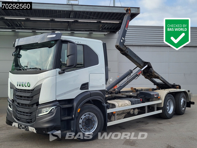 Iveco X-Way 460 6X2 Retarder HIAB 21S59 Lift+Steering-Axle Navi Automatic ACC Euro 6 - Hook lift truck: picture 1 Iveco X-Way 460 6X2 Retarder HIAB 21S59 Lift+Steering-Axle Navi Automatic ACC Euro 6 - Hook lift truck: picture 1