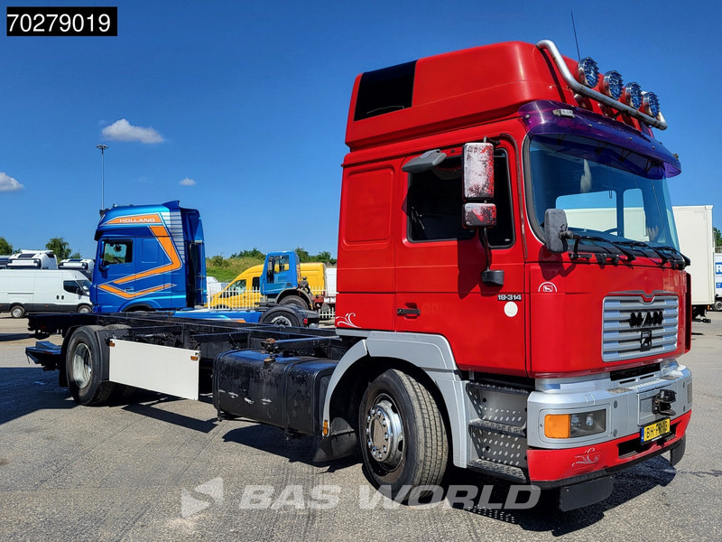 MAN FL 19.314 4X2 NL-Truck Manual Ladebordwand Euro 2 - Container transporter/ Swap body truck: picture 3 MAN FL 19.314 4X2 NL-Truck Manual Ladebordwand Euro 2 - Container transporter/ Swap body truck: picture 3