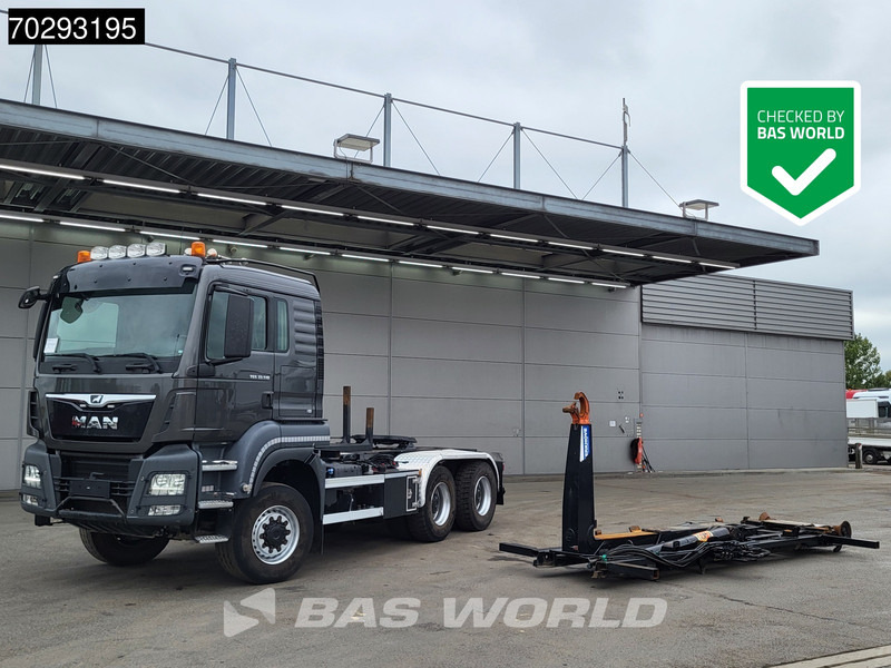 MAN TGS 33.510 TGS 6X6 20t AJK hooklift with 5th wheel Wechselsystem Retarder Automatic Euro 6 - Hook lift truck: picture 1 MAN TGS 33.510 TGS 6X6 20t AJK hooklift with 5th wheel Wechselsystem Retarder Automatic Euro 6 - Hook lift truck: picture 1