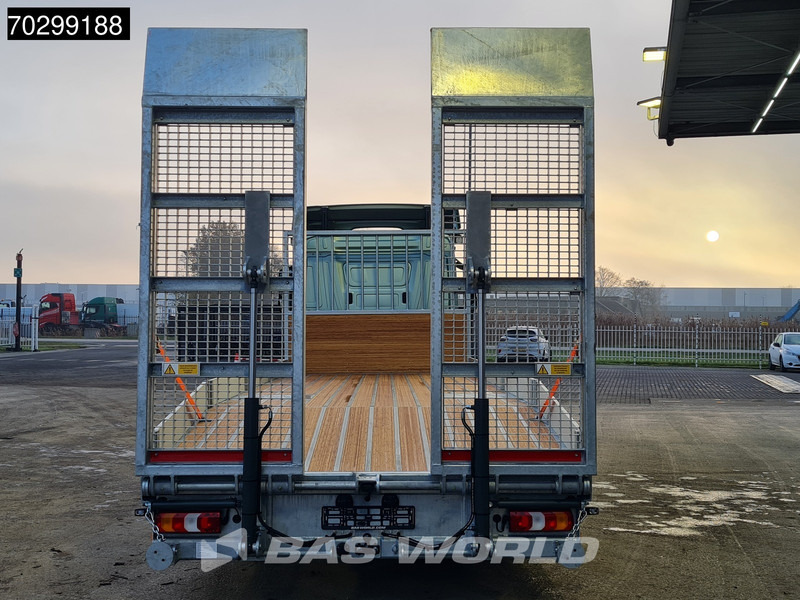 Mercedes-Benz Actros 1827 4X2 NEW! 18tons Machine transporter Oprijwagen Hydraulic ramps Air suspension - Autotransporter truck: picture 3 Mercedes-Benz Actros 1827 4X2 NEW! 18tons Machine transporter Oprijwagen Hydraulic ramps Air suspension - Autotransporter truck: picture 3