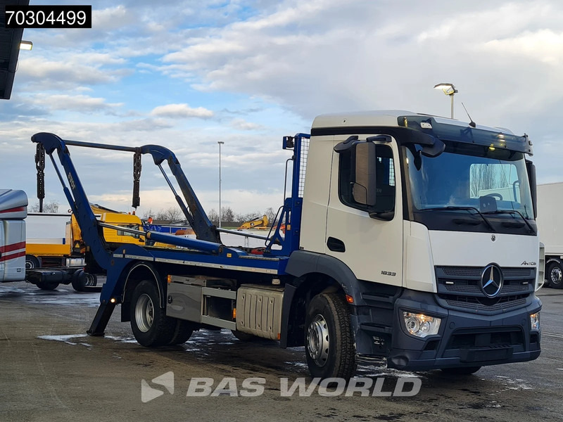 Mercedes-Benz Antos 1833 4X2 14 tons JOAB VL 14U Skiploader Automatic Full Air suspension Euro 6 - Skip loader truck: picture 3 Mercedes-Benz Antos 1833 4X2 14 tons JOAB VL 14U Skiploader Automatic Full Air suspension Euro 6 - Skip loader truck: picture 3