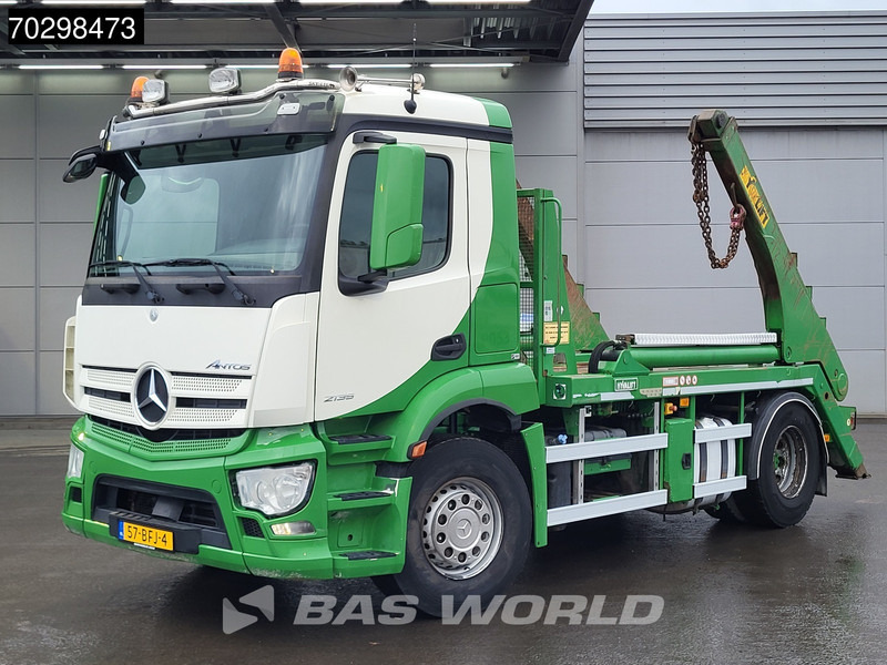 Mercedes-Benz Antos 2135 4X2 NL-Truck 14Ton HYVALIFT Automatic Euro 6 - Skip loader truck: picture 3 Mercedes-Benz Antos 2135 4X2 NL-Truck 14Ton HYVALIFT Automatic Euro 6 - Skip loader truck: picture 3