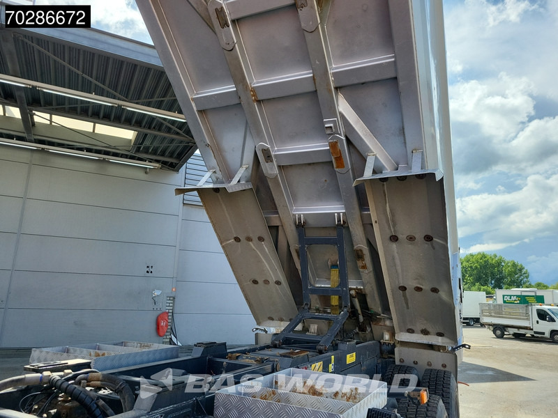 Scania G500 G 8X4 15m3 Istrail Tipper Retarder 3-Pedals Steel suspension Big-Axle Navi Euro 6 - Tipper: picture 3 Scania G500 G 8X4 15m3 Istrail Tipper Retarder 3-Pedals Steel suspension Big-Axle Navi Euro 6 - Tipper: picture 3