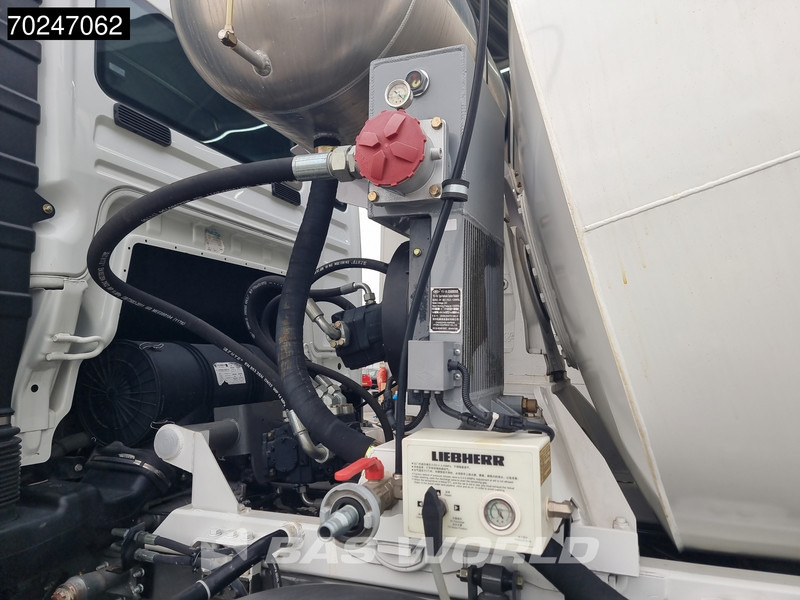 Concrete mixer truck Sitrak G5 350 8X4 8m3 Liebherr mixer Manual Steel Suspension: picture 12 Concrete mixer truck Sitrak G5 350 8X4 8m3 Liebherr mixer Manual Steel Suspension: picture 12