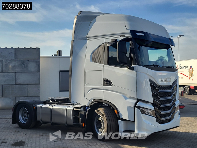 Iveco S-way 580 4X2 NEW! 2x Tanks Navi ACC Standklima - Tractor unit: picture 2 Iveco S-way 580 4X2 NEW! 2x Tanks Navi ACC Standklima - Tractor unit: picture 2