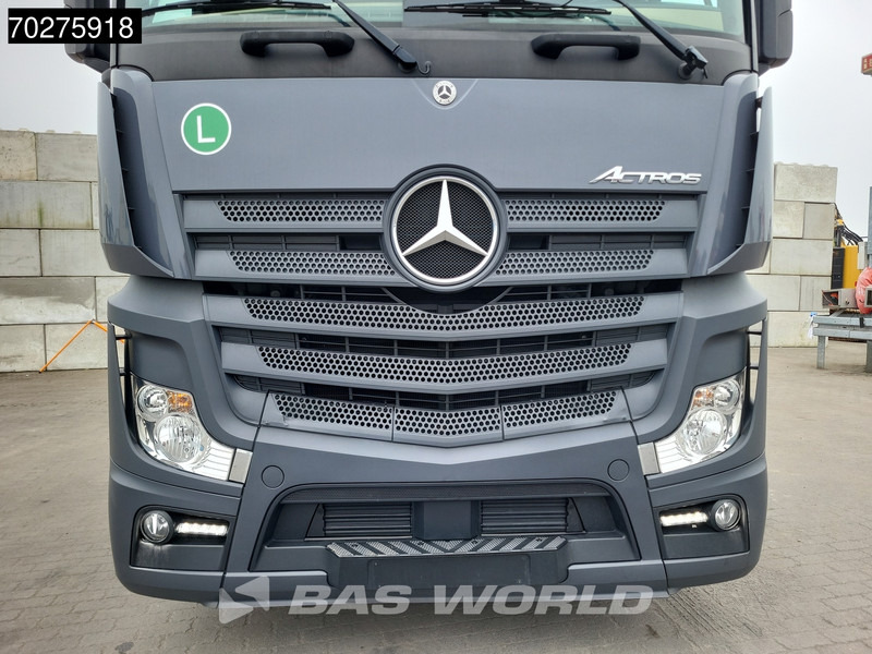 Tractor unit Mercedes-Benz Actros 1851 4X2 BigSpace 2x Tanks: picture 8