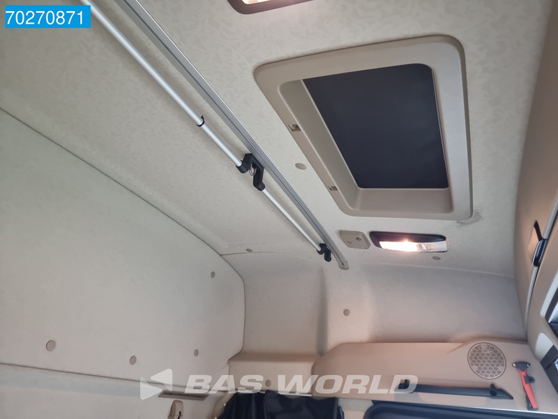 Tractor unit Mercedes-Benz Actros 2540 Actros 6X2 StreamSpace MP5 Lenkachse: picture 17