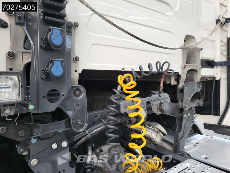 Tractor unit Scania S460 4X2 Retarder 2x Tanks: picture 12