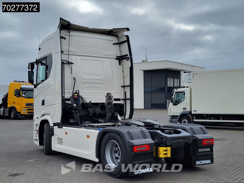 Scania S560 4X2 NEW! Retarder Full-Air 2xTanks Leder Standklima Navi ACC LED - Tractor unit: picture 2 Scania S560 4X2 NEW! Retarder Full-Air 2xTanks Leder Standklima Navi ACC LED - Tractor unit: picture 2