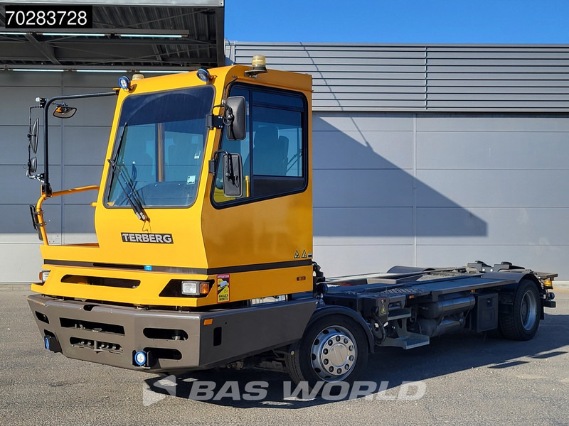 Terberg BC182 4X2 Low hours! Big-Axle Full-Air Drumbrakes Euro 3 - Tractor unit: picture 5 Terberg BC182 4X2 Low hours! Big-Axle Full-Air Drumbrakes Euro 3 - Tractor unit: picture 5
