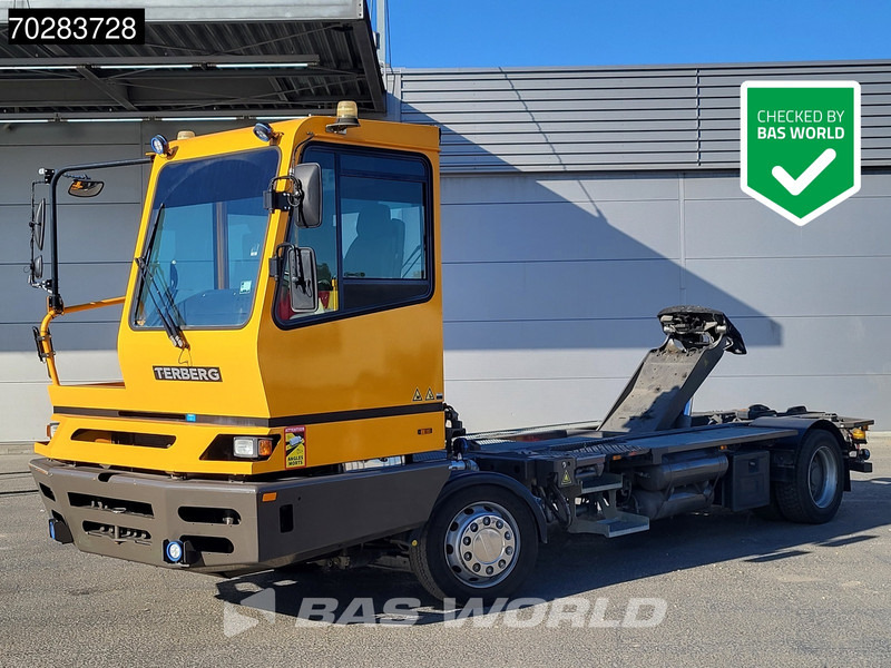 Terberg BC182 4X2 Low hours! Big-Axle Full-Air Drumbrakes Euro 3 - Tractor unit: picture 1 Terberg BC182 4X2 Low hours! Big-Axle Full-Air Drumbrakes Euro 3 - Tractor unit: picture 1