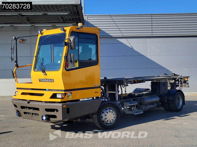 Terberg BC182 4X2 Low hours! Big-Axle Full-Air Drumbrakes Euro 3 - Tractor unit: picture 3 Terberg BC182 4X2 Low hours! Big-Axle Full-Air Drumbrakes Euro 3 - Tractor unit: picture 3