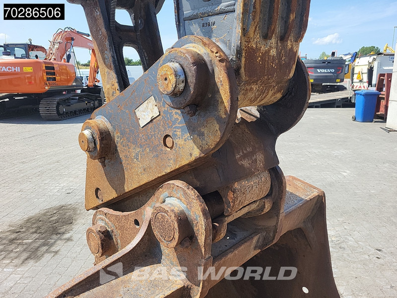 Crawler excavator Volvo EC220 E L: picture 17