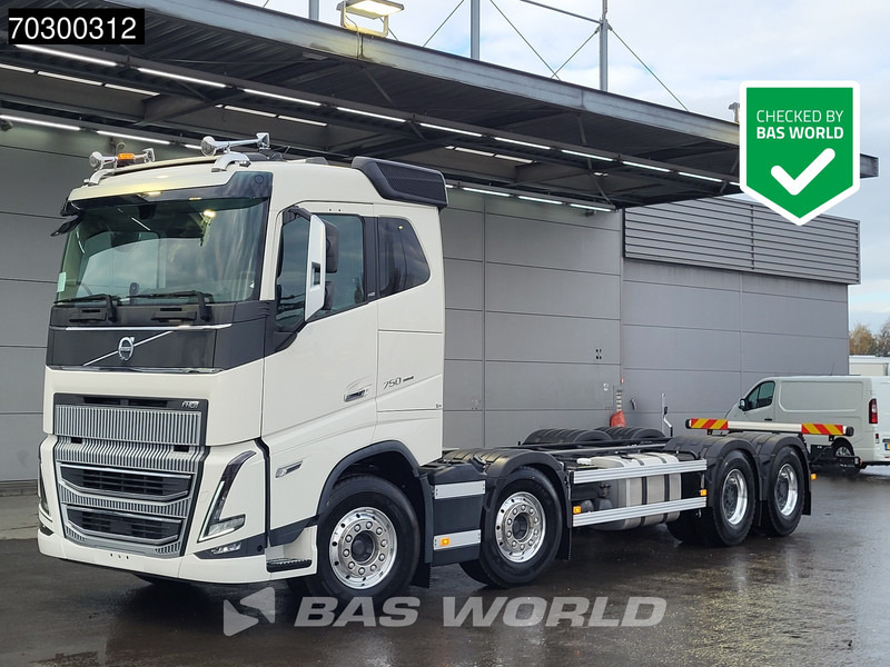 Volvo FH16 750 FH16 8X4 NEW 8x4 chassis! Air suspension Big-Axle Automatic VEB+ Euro 6 - Cab chassis truck: picture 1 Volvo FH16 750 FH16 8X4 NEW 8x4 chassis! Air suspension Big-Axle Automatic VEB+ Euro 6 - Cab chassis truck: picture 1
