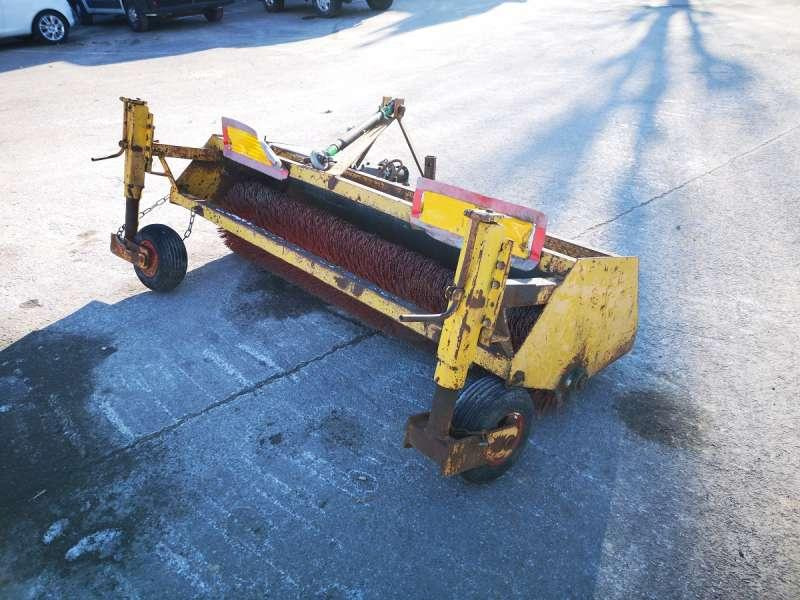 Balayeuse BALAIS 3 POINTS - Broom: picture 3 Balayeuse BALAIS 3 POINTS - Broom: picture 3