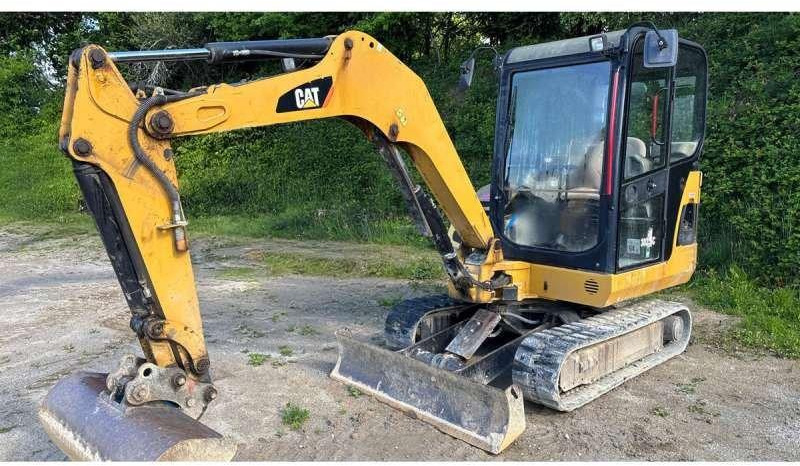 Caterpillar 302.5C - Mini excavator: picture 1 Caterpillar 302.5C - Mini excavator: picture 1