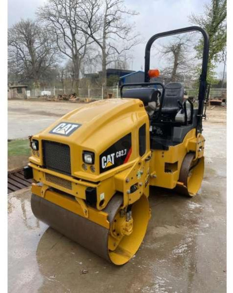 Caterpillar Compacteur Tandem / Double Billes CB2.7 - Road roller: picture 2 Caterpillar Compacteur Tandem / Double Billes CB2.7 - Road roller: picture 2