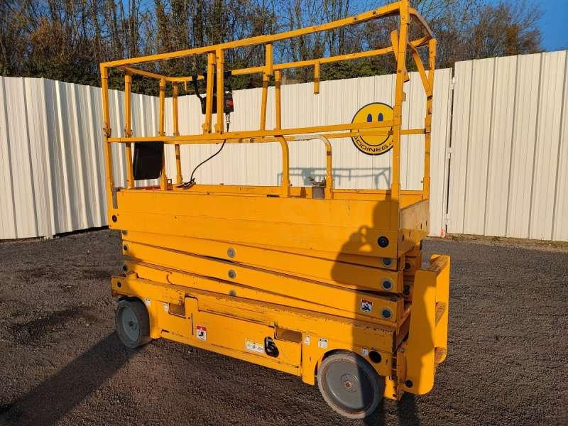Haulotte CISEAUX COMPACT 10N - Vertical mast lift: picture 2 Haulotte CISEAUX COMPACT 10N - Vertical mast lift: picture 2