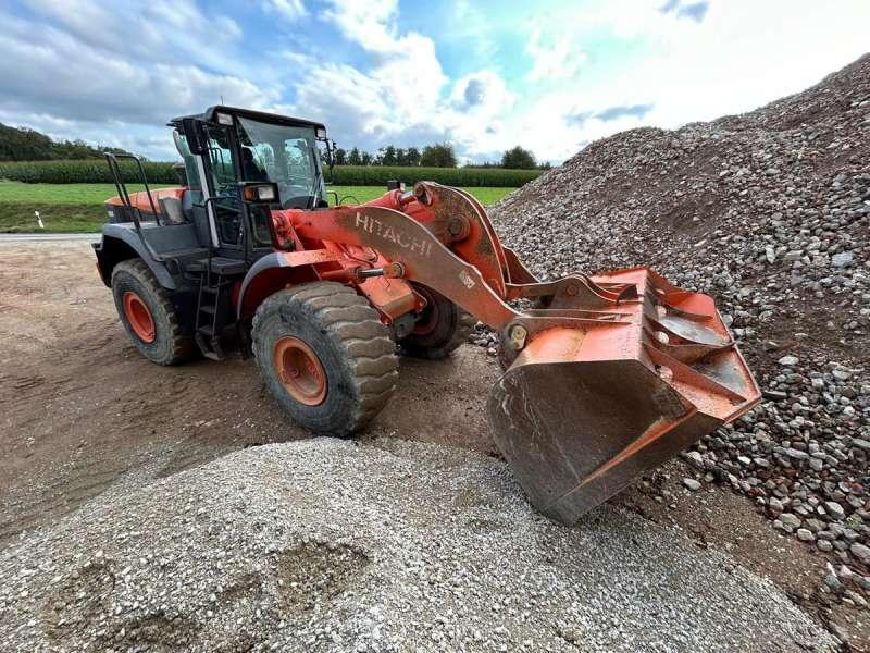 Hitachi ZW310 - Wheel loader: picture 2 Hitachi ZW310 - Wheel loader: picture 2