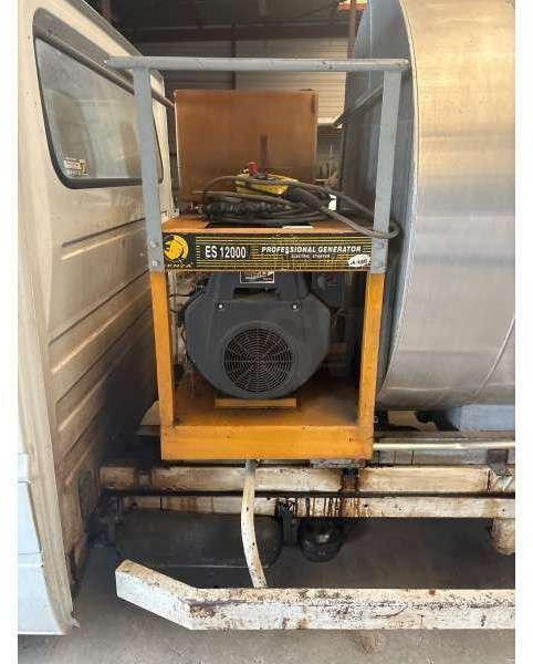 Mercedes 410 A EMULSION + TREMI GRAVILLON - Asphalt distributor: picture 4 Mercedes 410 A EMULSION + TREMI GRAVILLON - Asphalt distributor: picture 4