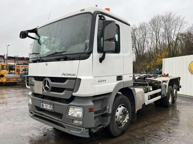 Mercedes ACTROS 2544 - Hook lift truck: picture 2 Mercedes ACTROS 2544 - Hook lift truck: picture 2