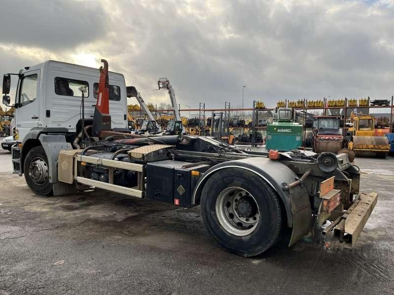 Mercedes AXOR 1833 - Hook lift truck: picture 5 Mercedes AXOR 1833 - Hook lift truck: picture 5