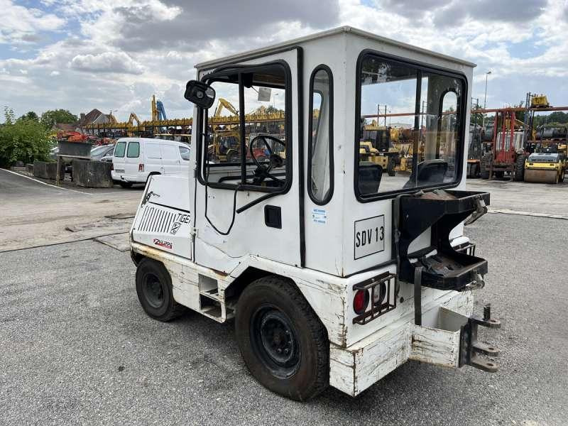 TAYLOR-DUNN TC-40 - Farm tractor: picture 5 TAYLOR-DUNN TC-40 - Farm tractor: picture 5