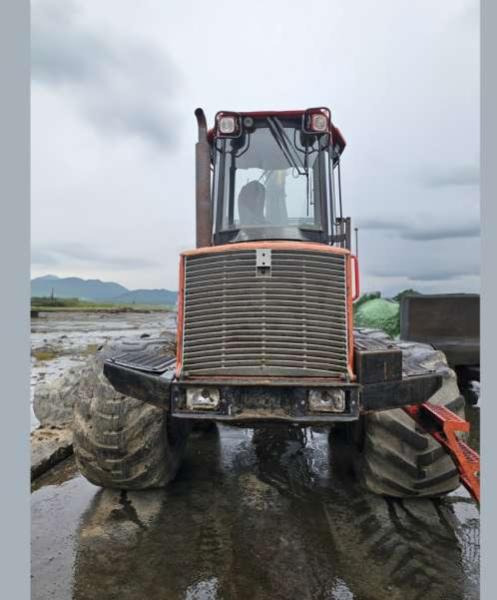 VALMET MATERIEL ESPACES VERTS / AGRICOLE / FORESTIER 840.4 - Forestry tractor: picture 5 VALMET MATERIEL ESPACES VERTS / AGRICOLE / FORESTIER 840.4 - Forestry tractor: picture 5