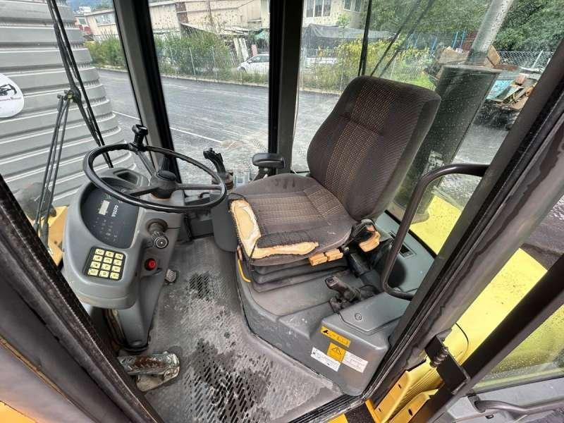 Compact loader Volvo L30Z: picture 42