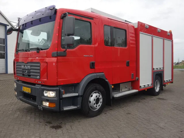 MAN TGM 15.290 15-280 BOMBEROS FIRE TRUCK, 3000 LITER PER MIN - Fire truck: picture 2 MAN TGM 15.290 15-280 BOMBEROS FIRE TRUCK, 3000 LITER PER MIN - Fire truck: picture 2