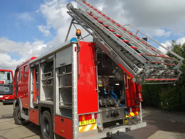 Fire truck Mercedes-Benz Actros 1831 4X4 ZIEGLER BOMBEROS POMP,2500 L TANK: picture 20