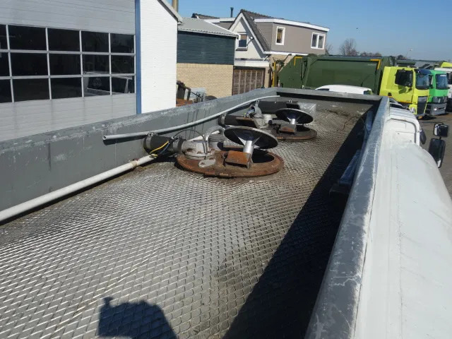 Volvo FL 240 220PK 12000 LITER STEELSPRINGS - Tank truck: picture 4 Volvo FL 240 220PK 12000 LITER STEELSPRINGS - Tank truck: picture 4