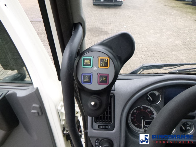 Road sweeper DAF LF 45.180 Scarab Merlin street sweeper 4x2: picture 17