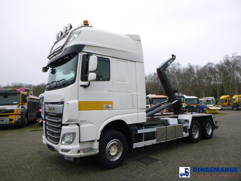 DAF XF 530 6x2 Euro 6 VDL container hook - Hook lift truck: picture 1 DAF XF 530 6x2 Euro 6 VDL container hook - Hook lift truck: picture 1