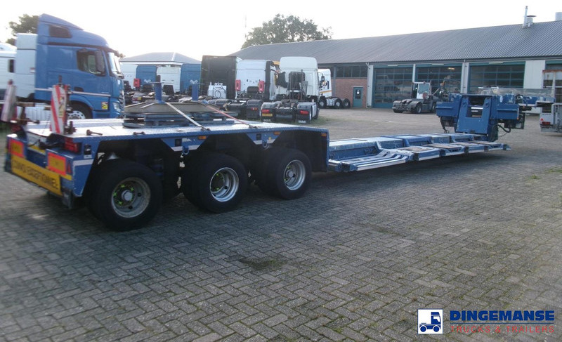 Goldhofer 3-axle lowbed trailer STZ-V 3-33/80A 56 t / ext. 13.6 m - Low loader semi-trailer: picture 4 Goldhofer 3-axle lowbed trailer STZ-V 3-33/80A 56 t / ext. 13.6 m - Low loader semi-trailer: picture 4