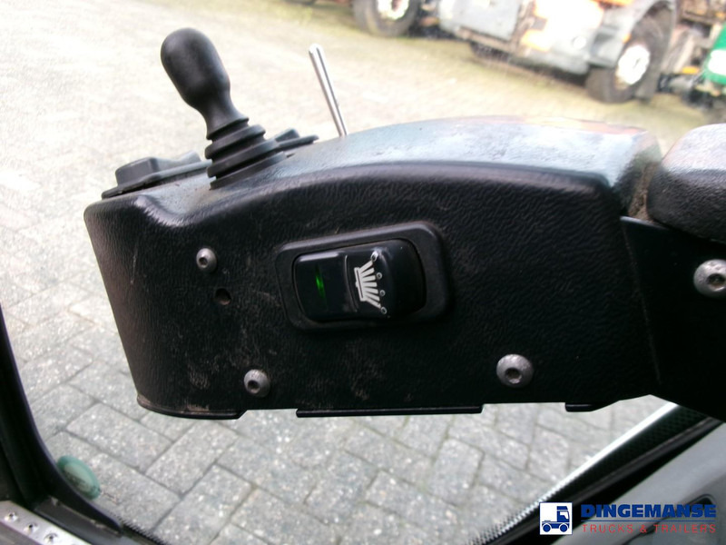 Road sweeper Johnston C101 street sweeper: picture 10