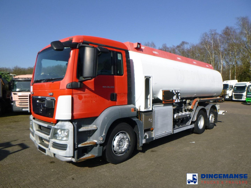 MAN TGS 26.320 6X2 RHD fuel tank 20 m3 / 4 comp - Tank truck: picture 1 MAN TGS 26.320 6X2 RHD fuel tank 20 m3 / 4 comp - Tank truck: picture 1