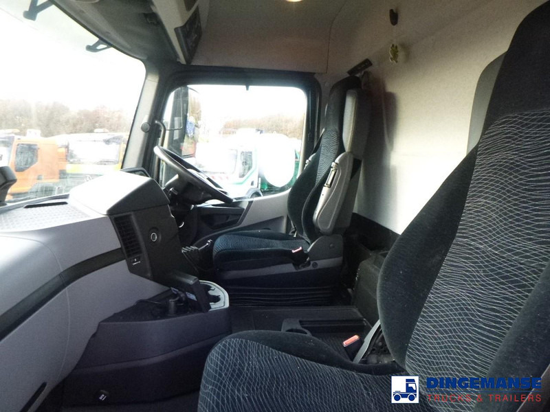 Refrigerator truck Mercedes-Benz Antos 2533 RHD 6x2 Thermoking T1000R frigo: picture 17