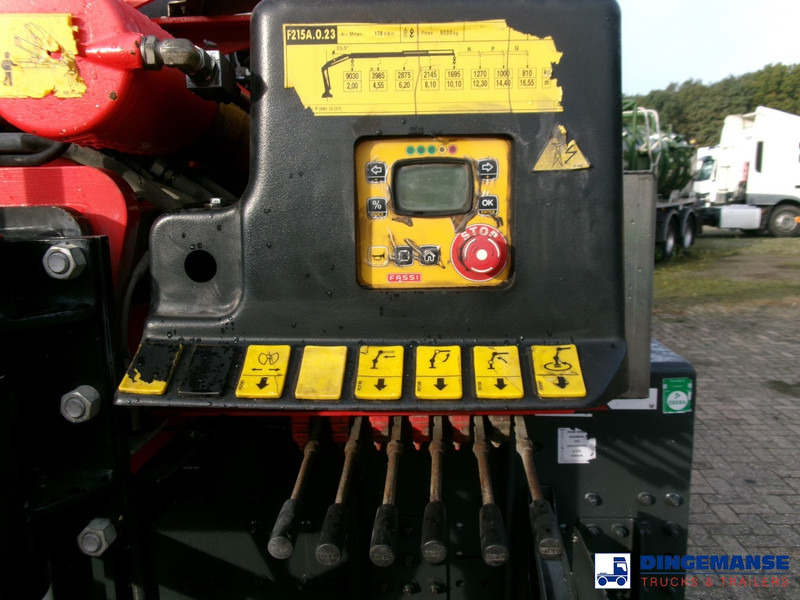 Leasing of Renault Kerax 380 dxi 6x4 + Fassi F215A.0.23 Renault Kerax 380 dxi 6x4 + Fassi F215A.0.23: picture 19
