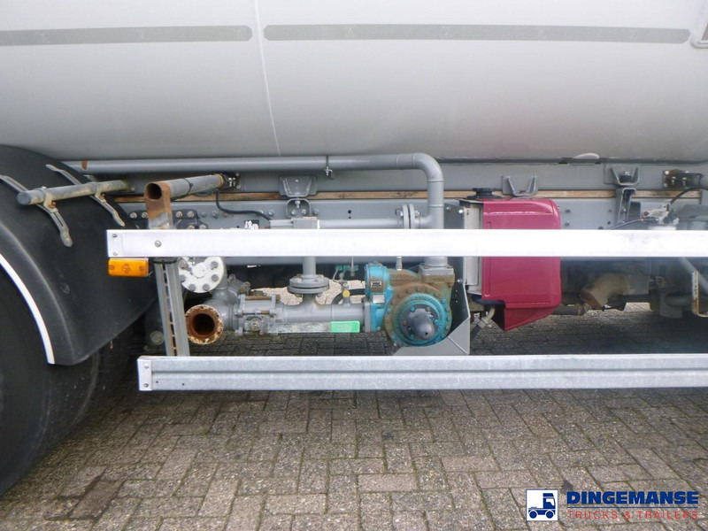 Tank truck Renault Premium 270.19 dxi 4x2 gas tank 19.6 m3: picture 11