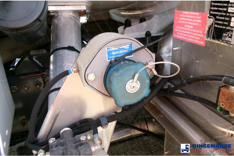 Tank truck Renault Premium 270 4x2 fuel tank 13.7 m3 / 4 comp: picture 13