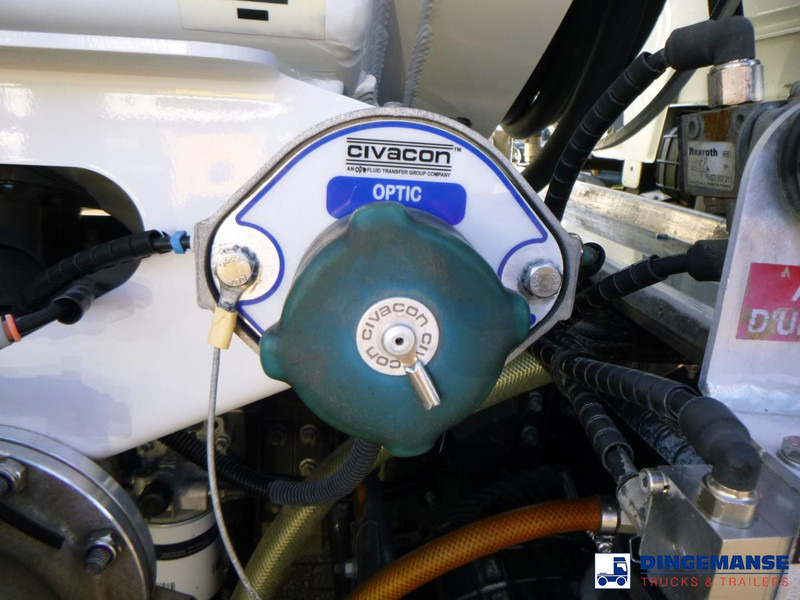 Leasing of Renault Premium 270 dxi 4x2 fuel tank 13.3 m3 / 4 comp Renault Premium 270 dxi 4x2 fuel tank 13.3 m3 / 4 comp: picture 11