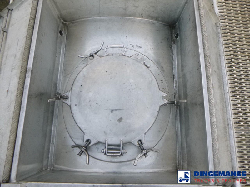 Leasing of Van Hool Chemical tank inox L4BH 30 m3 / 1 comp / ADR 29/08/24 Van Hool Chemical tank inox L4BH 30 m3 / 1 comp / ADR 29/08/24: picture 17 Leasing of Van Hool Chemical tank inox L4BH 30 m3 / 1 comp / ADR 29/08/24 Van Hool Chemical tank inox L4BH 30 m3 / 1 comp / ADR 29/08/24: picture 17