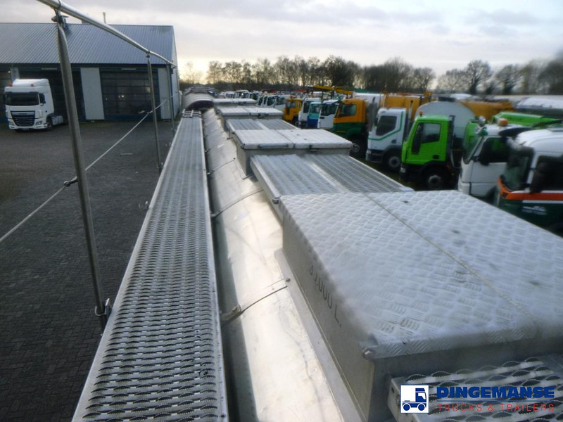 Leasing of Van Hool Chemical tank inox L4BH 30 m3 / 1 comp / ADR 29/08/24 Van Hool Chemical tank inox L4BH 30 m3 / 1 comp / ADR 29/08/24: picture 10 Leasing of Van Hool Chemical tank inox L4BH 30 m3 / 1 comp / ADR 29/08/24 Van Hool Chemical tank inox L4BH 30 m3 / 1 comp / ADR 29/08/24: picture 10
