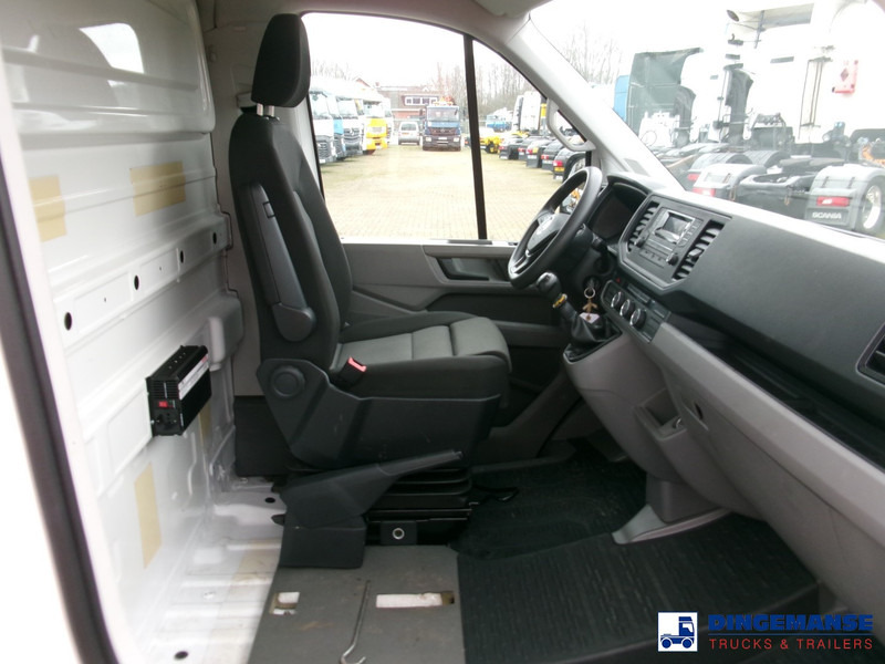 Interior photo 1: Curtain side van Volkswagen Crafter 4x2 curtain side van Euro 6
