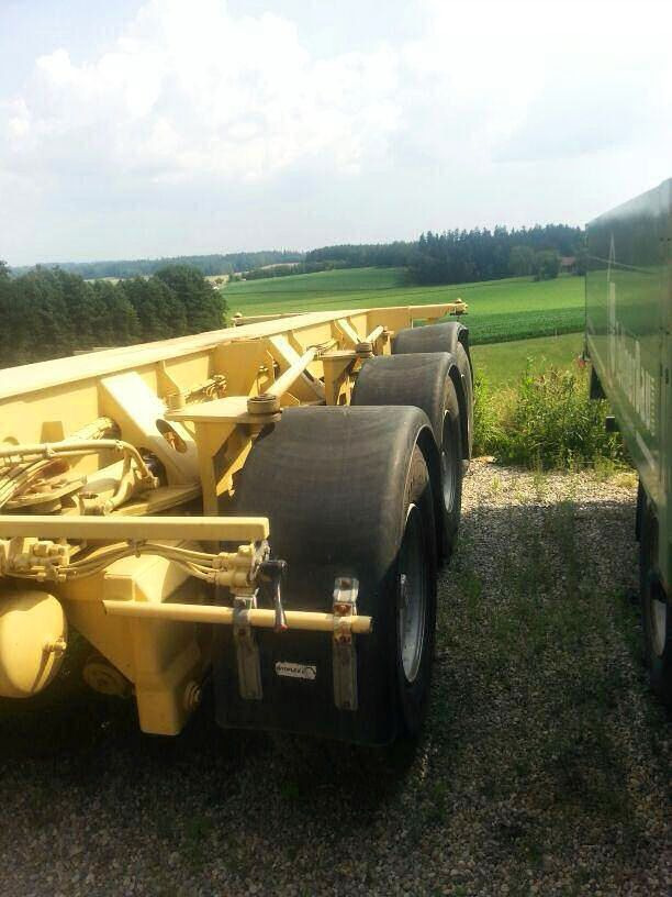 Goldhofer 3-Achs SPZ-DL3-38/80 Spezial 20,5meter + 3xLenk - Container transporter/ Swap body semi-trailer: picture 4 Goldhofer 3-Achs SPZ-DL3-38/80 Spezial 20,5meter + 3xLenk - Container transporter/ Swap body semi-trailer: picture 4