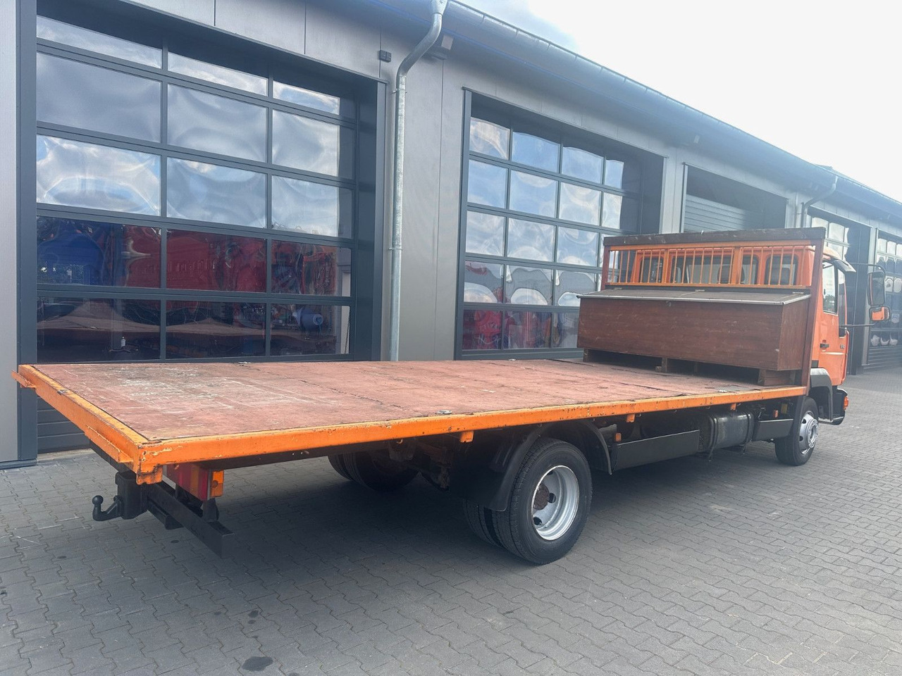 MAN 8.163 Pritsche - Dropside/ Flatbed truck: picture 4 MAN 8.163 Pritsche - Dropside/ Flatbed truck: picture 4