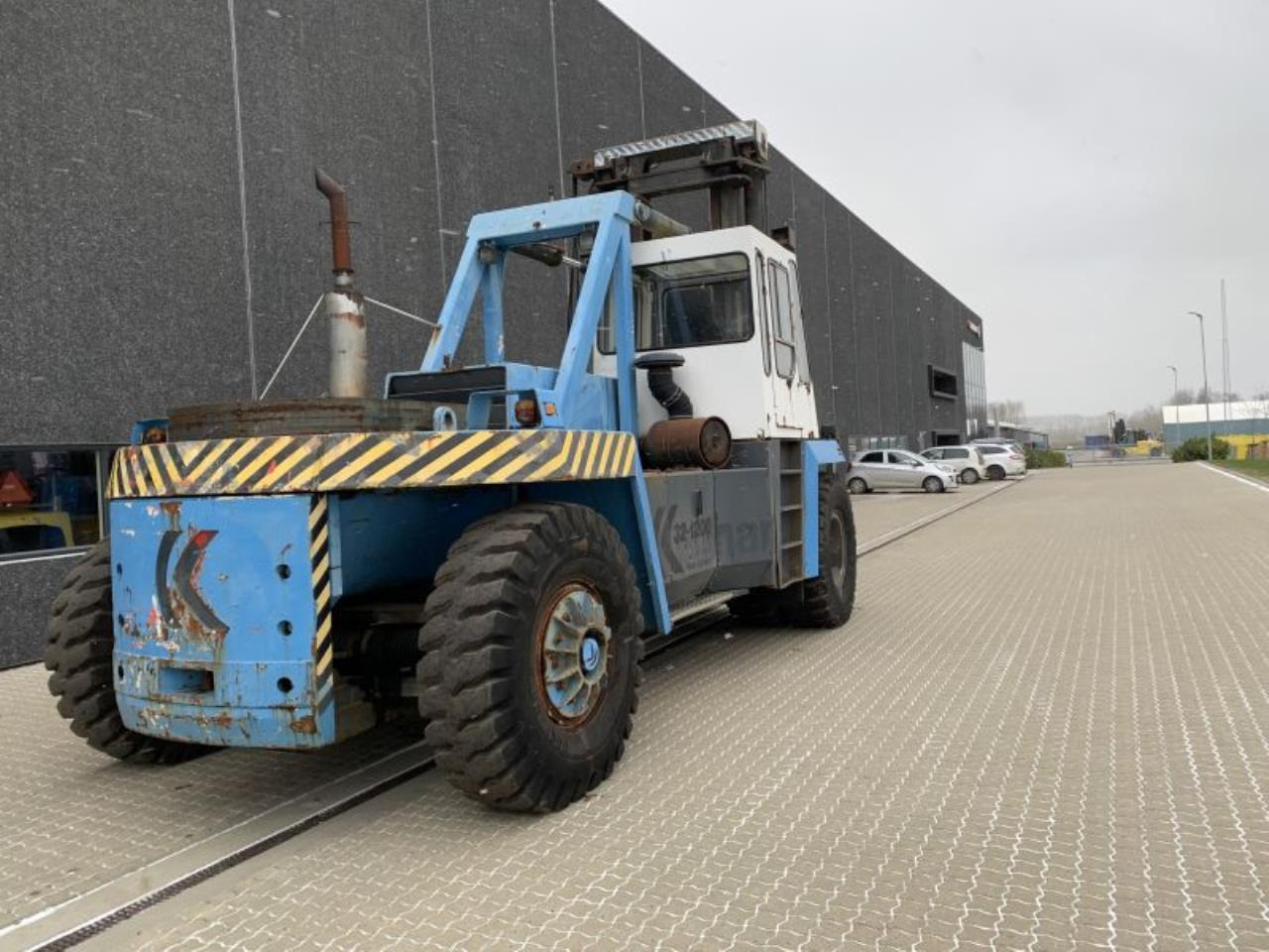 Kalmar DCB32-1200 - Diesel forklift: picture 3 Kalmar DCB32-1200 - Diesel forklift: picture 3