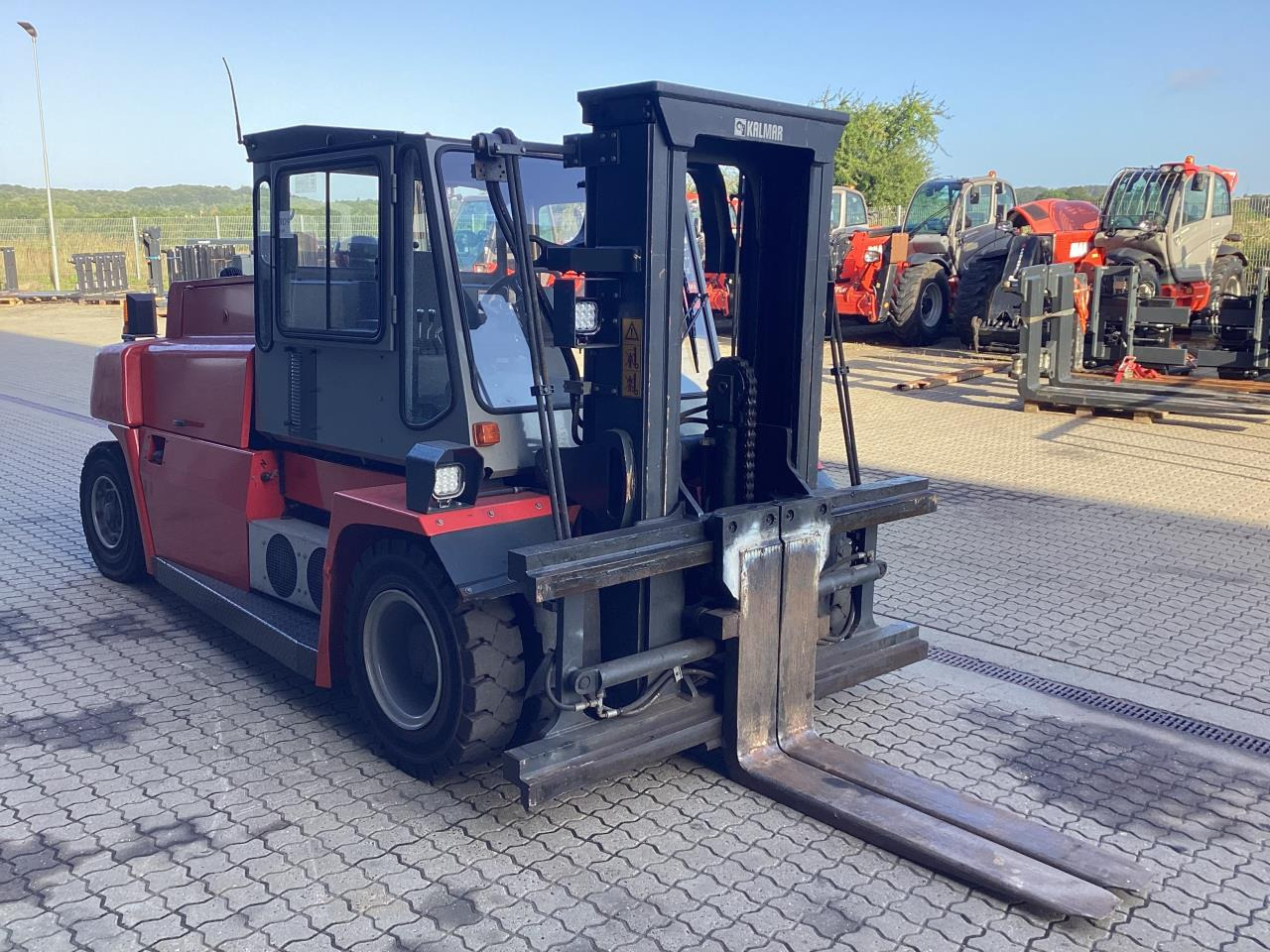 Kalmar DCE80-6LB - Diesel forklift: picture 2 Kalmar DCE80-6LB - Diesel forklift: picture 2